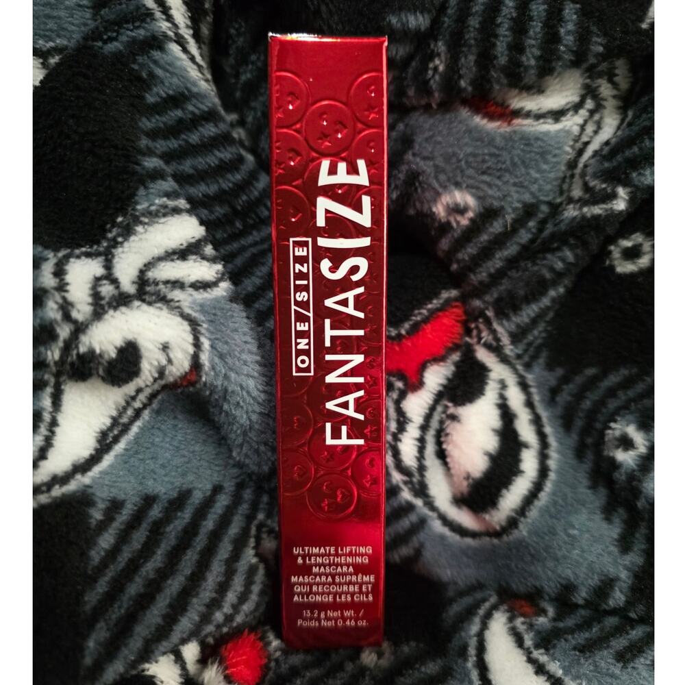 One Size Fantasize Ultimate Lifting Mascara - NEW